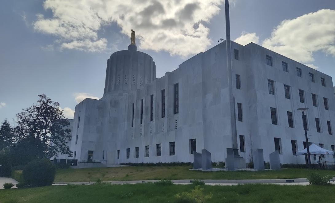 Clouds hover over the Oregon Capitol building.